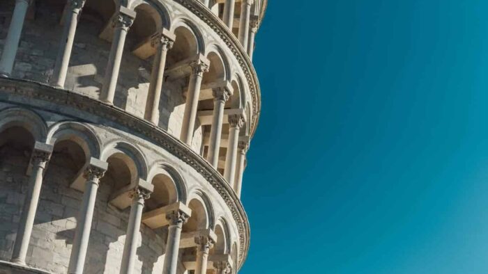 Warum ist der Turm von Pisa schief?